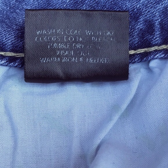 Max Denim Cropped Jeans - Picture 8 of 9